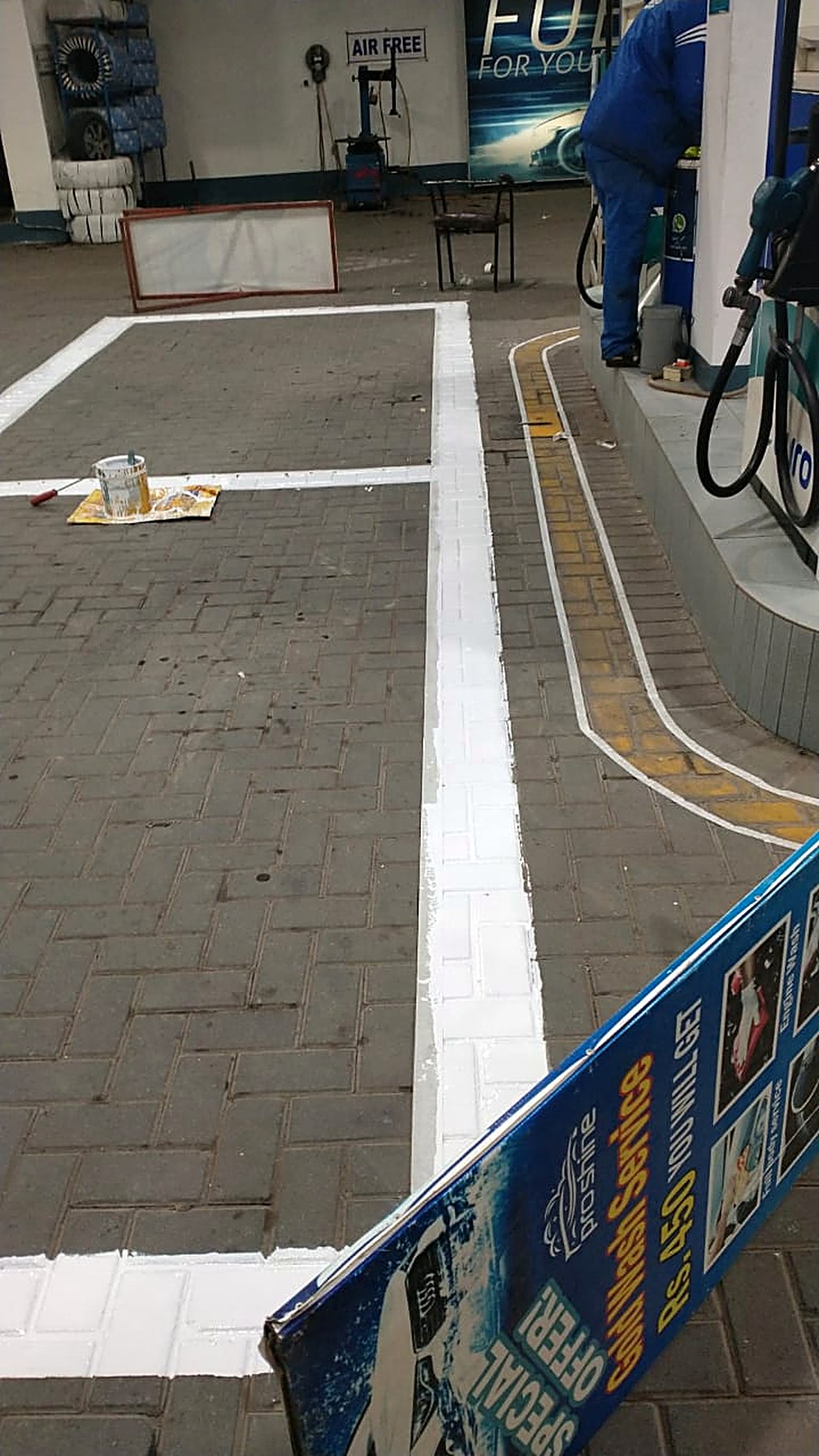 Forecourt markings at Euro Petroleum
