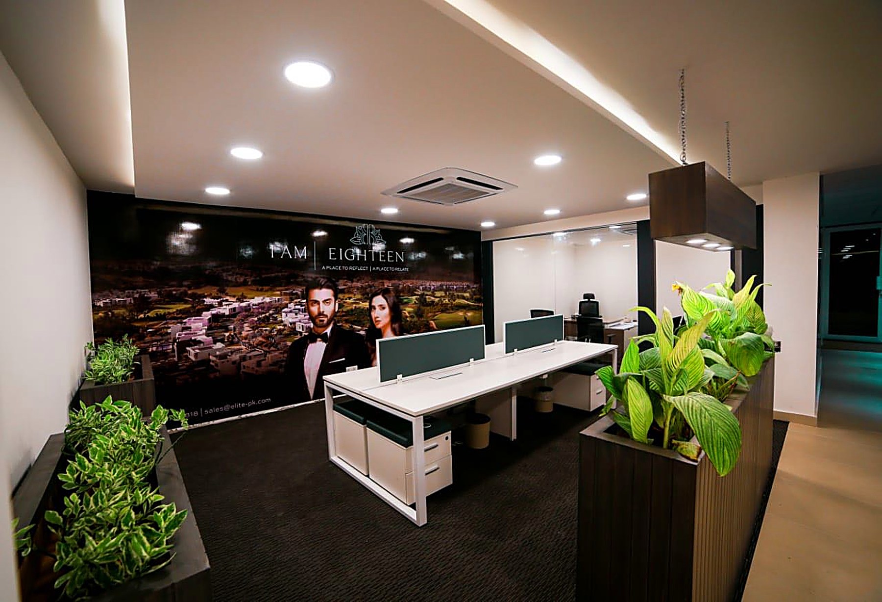 Workstations with feature wall